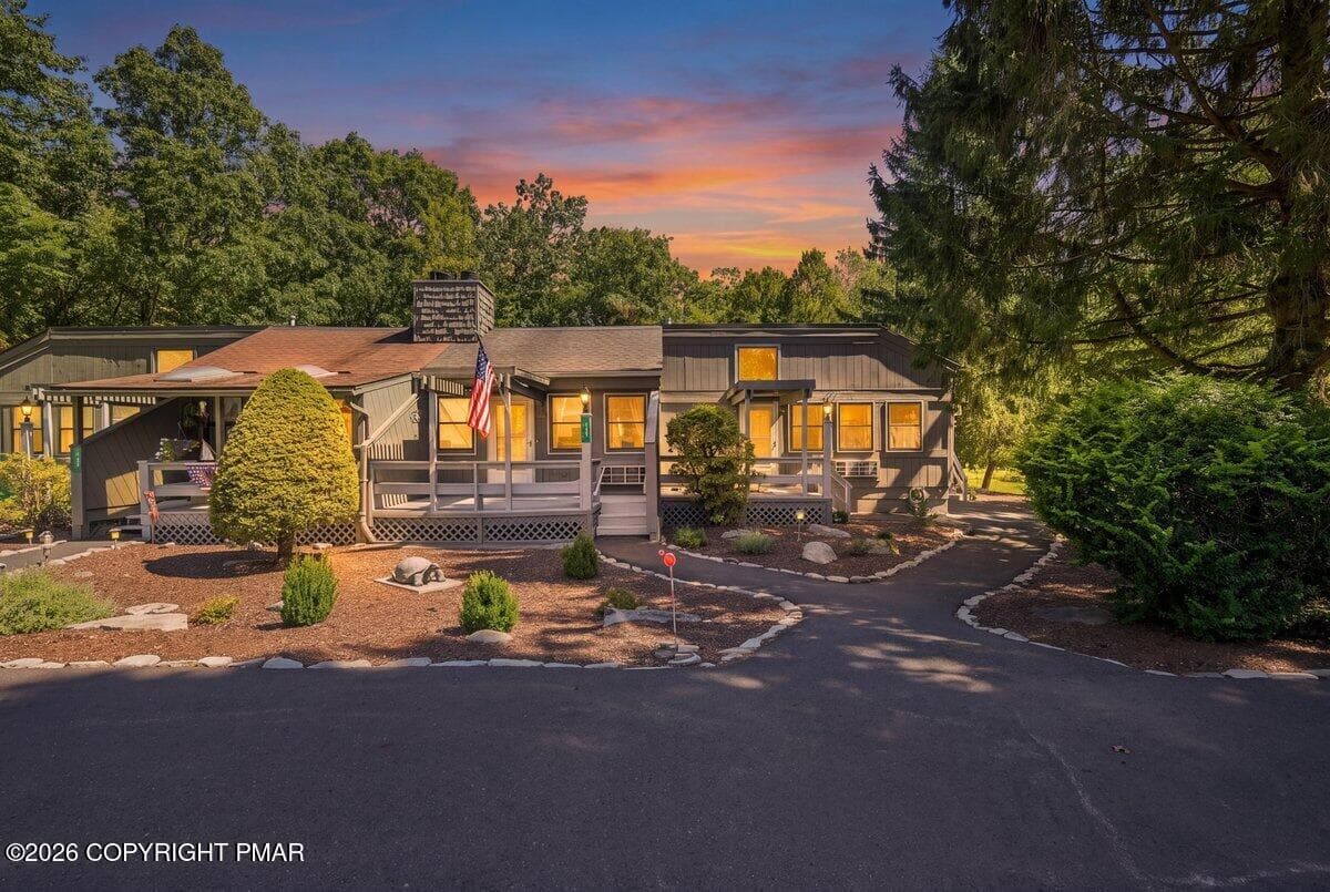 Twilight - 129 Condor Dr. Drive 17, Tamiment, PA 18371, Tamiment