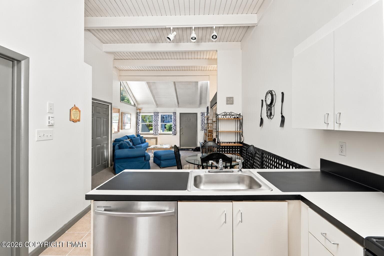 Kitchen - 129 Condor Dr. Drive 17, Tamiment, PA 18371, Tamiment
