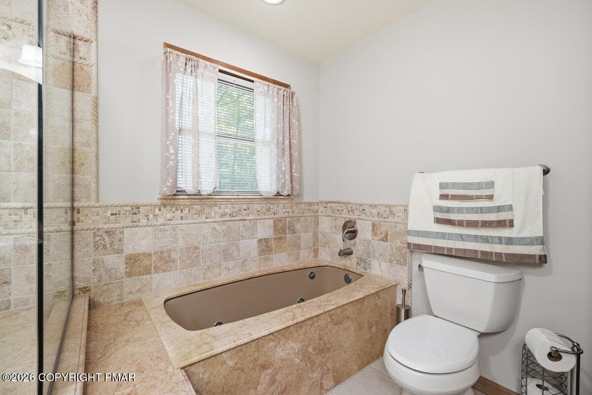 Primary Bathroom - 425 Underhill Drive, Tamiment, PA 18371, Tamiment