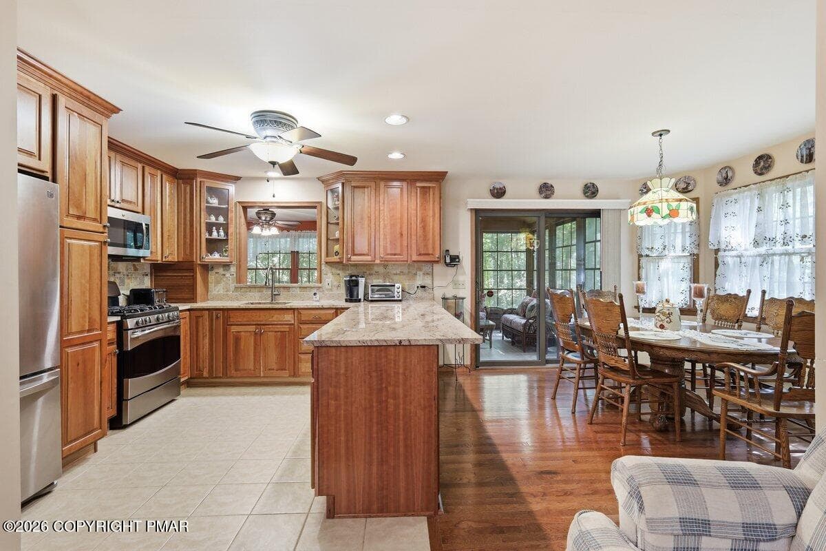 Custom Cabinetry - 425 Underhill Drive, Tamiment, PA 18371, Tamiment
