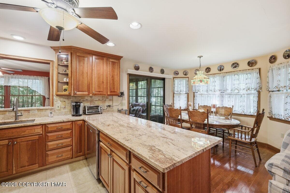 Kitchen/Dining Area - 425 Underhill Drive, Tamiment, PA 18371, Tamiment