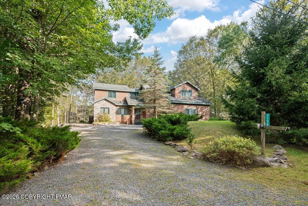 1198 Deer Run, Pocono Pines, PA 18350