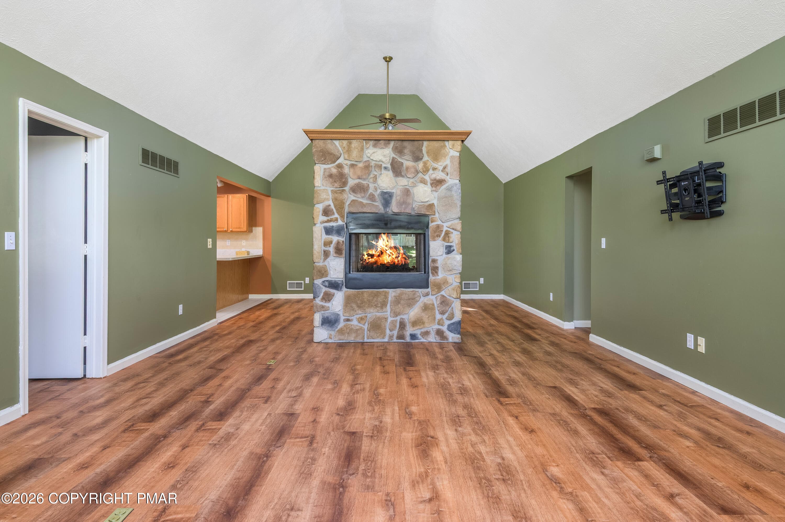 024-513gandolf-mbertsch - 513 Gandolf Road, Tamiment, PA 18371, Tamiment