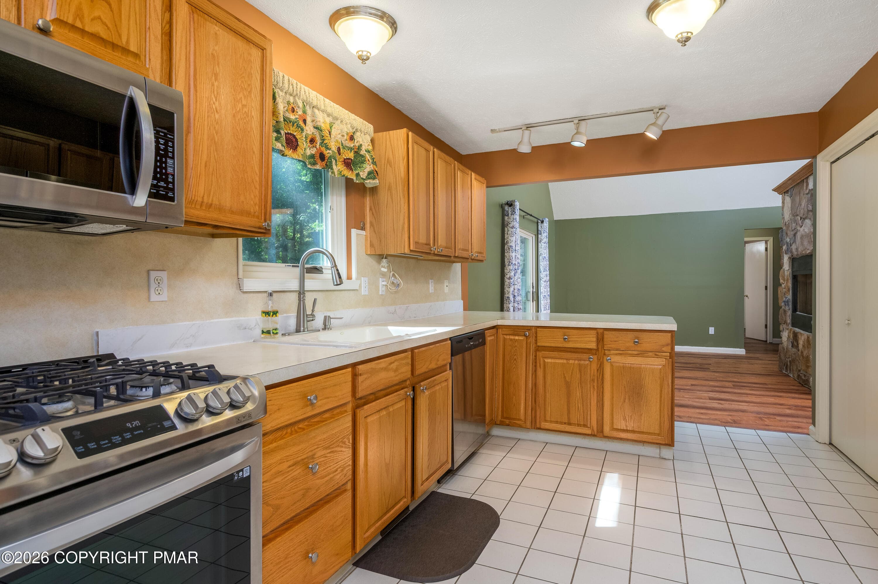 031-513gandolf-mbertsch - 513 Gandolf Road, Tamiment, PA 18371, Tamiment