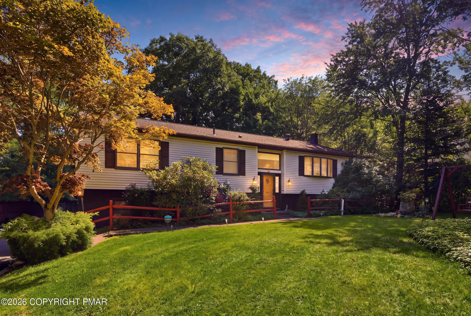 3 Devonshire Lane, Mount Pocono, PA 18344
