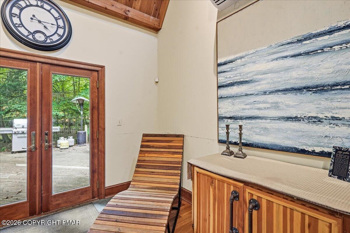 Lounge Corner - 131 Ski Haven Drive, Cresco, PA 18326, Cresco
