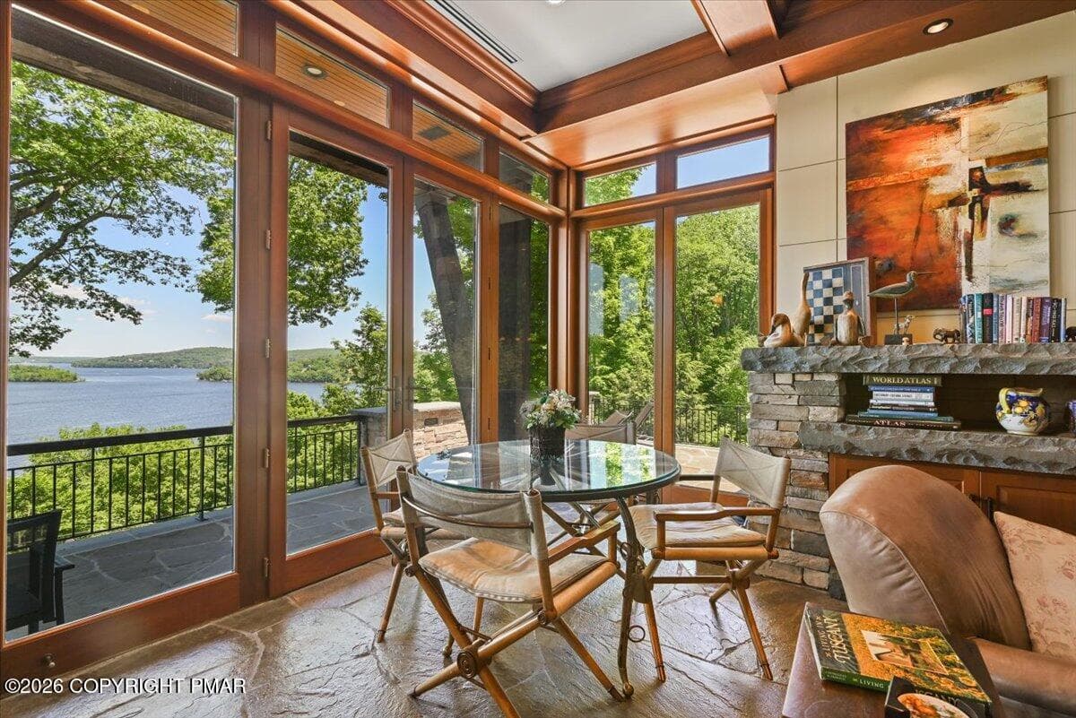 0018 Lake Views - 165 Pennwood Drive, Greentown, PA 18426, Greentown