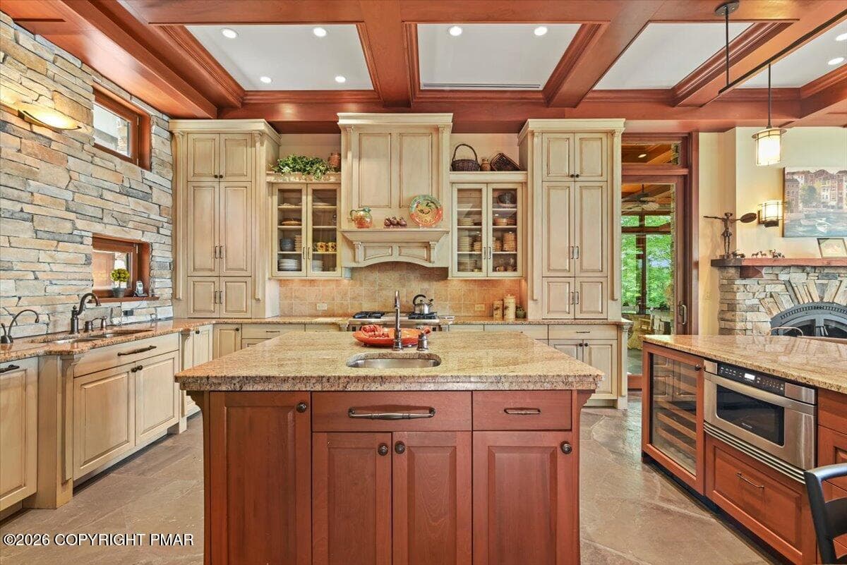 0021 Kitchen - 165 Pennwood Drive, Greentown, PA 18426, Greentown