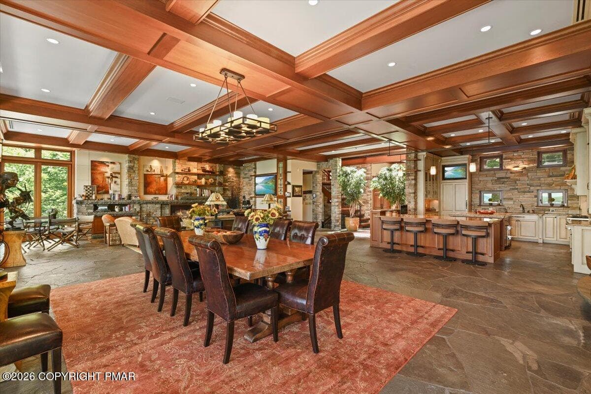 0026 Dining Area - 165 Pennwood Drive, Greentown, PA 18426, Greentown