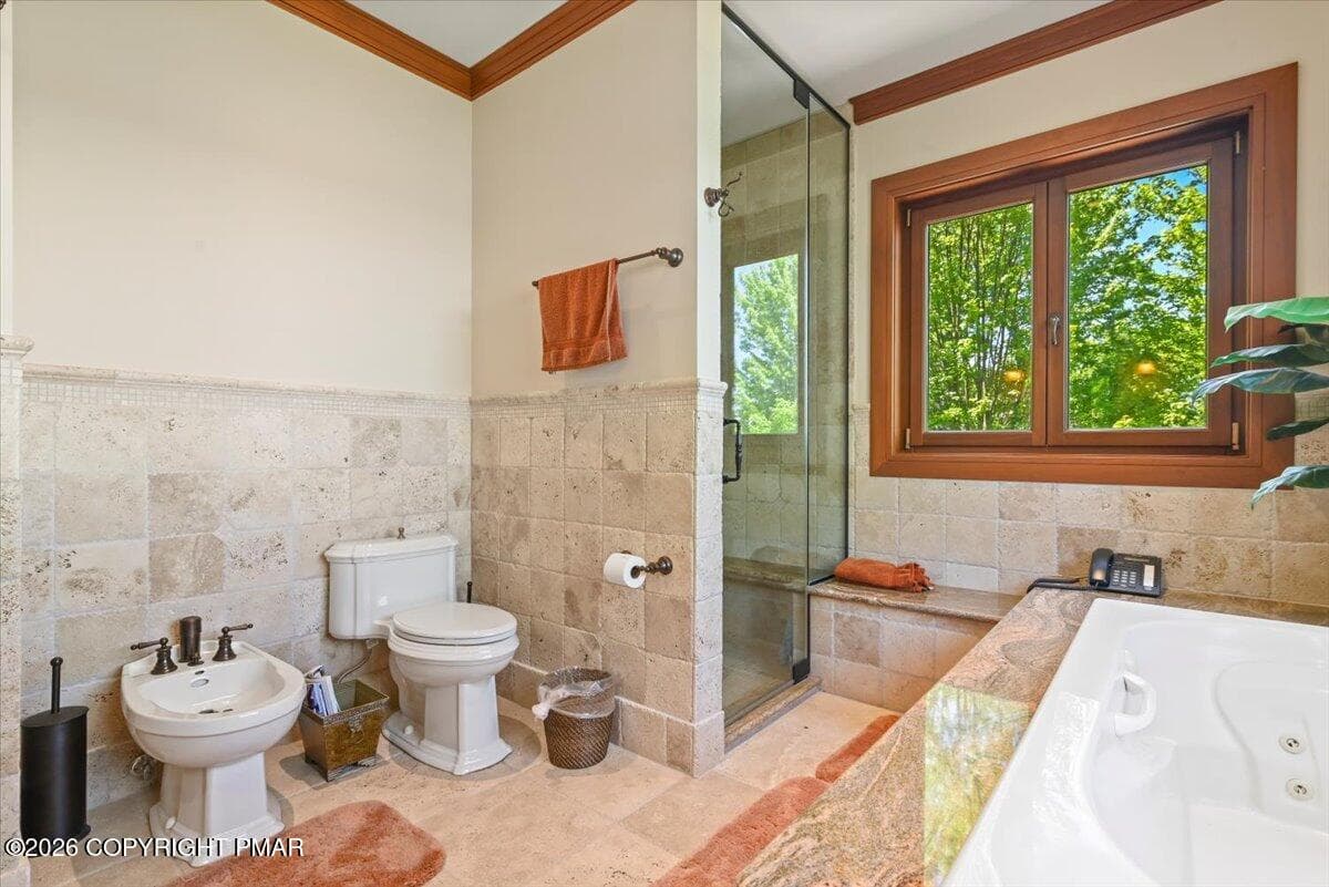 0042 Primary en-suite 1 - 165 Pennwood Drive, Greentown, PA 18426, Greentown