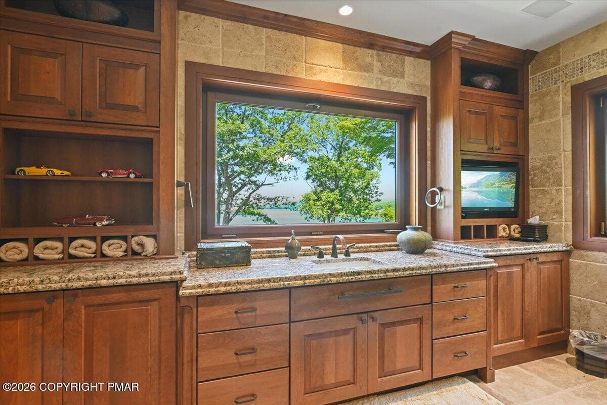 0044 Primary en-suite 2 - 165 Pennwood Drive, Greentown, PA 18426, Greentown