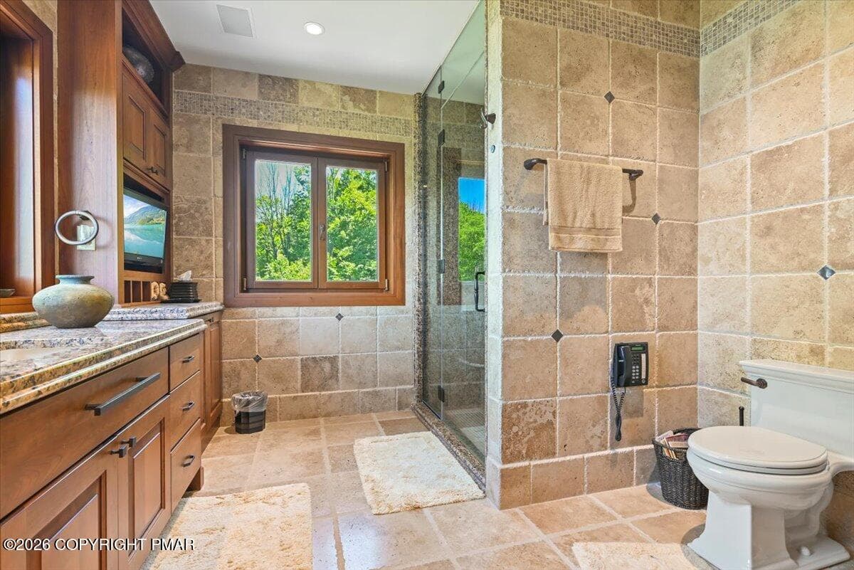 0046 Primary en-sute 2 - 165 Pennwood Drive, Greentown, PA 18426, Greentown