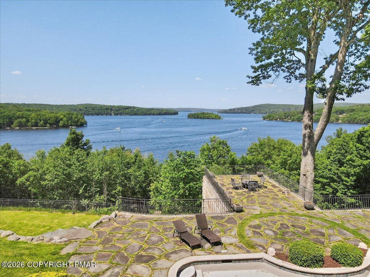 0086 Lake Views - 165 Pennwood Drive, Greentown, PA 18426, Greentown