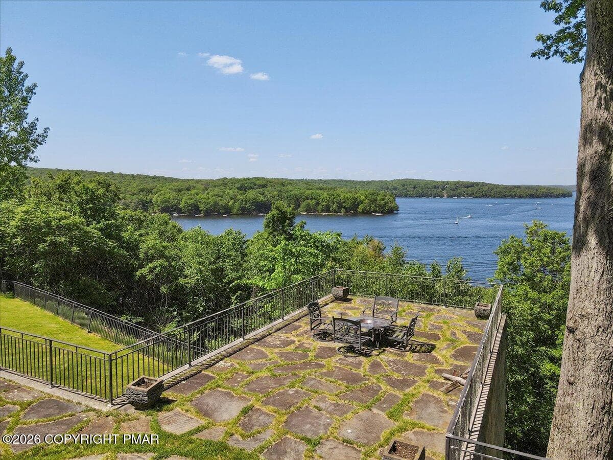 0087 Lake Views - 165 Pennwood Drive, Greentown, PA 18426, Greentown