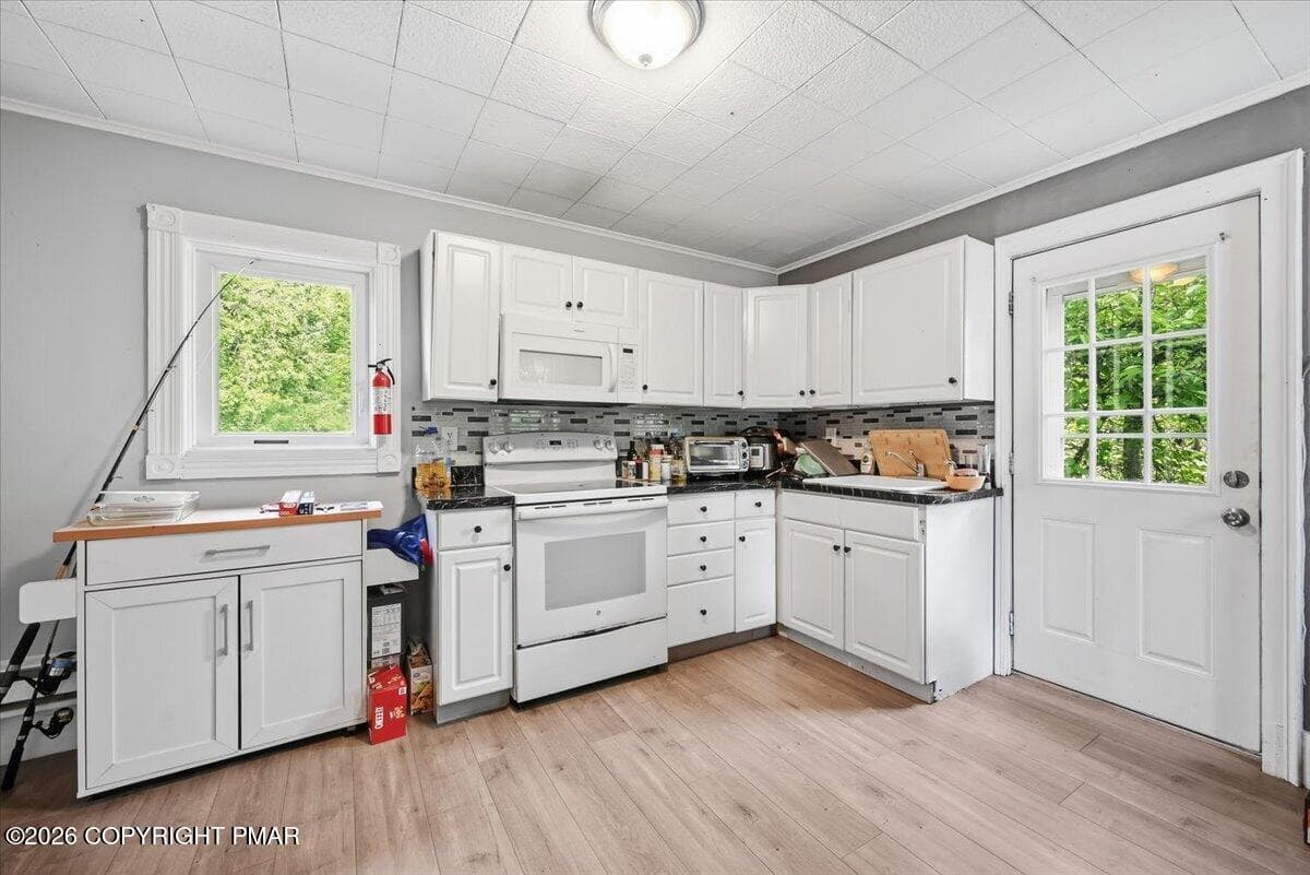 102 E Brown Street - 102 E Brown Street, East Stroudsburg, PA 18301, East Stroudsburg