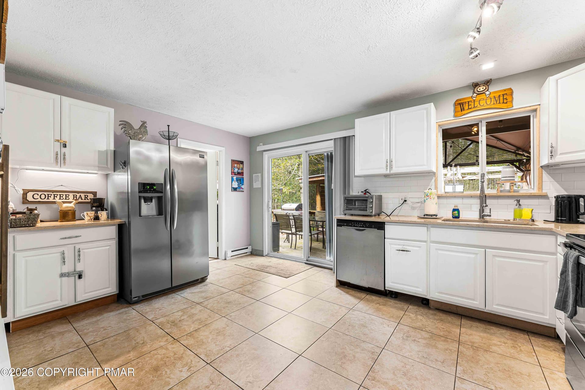 1053 Country Place Drive, Tobyhanna, PA- - 1053 Country Place Drive, Tobyhanna, PA 18466