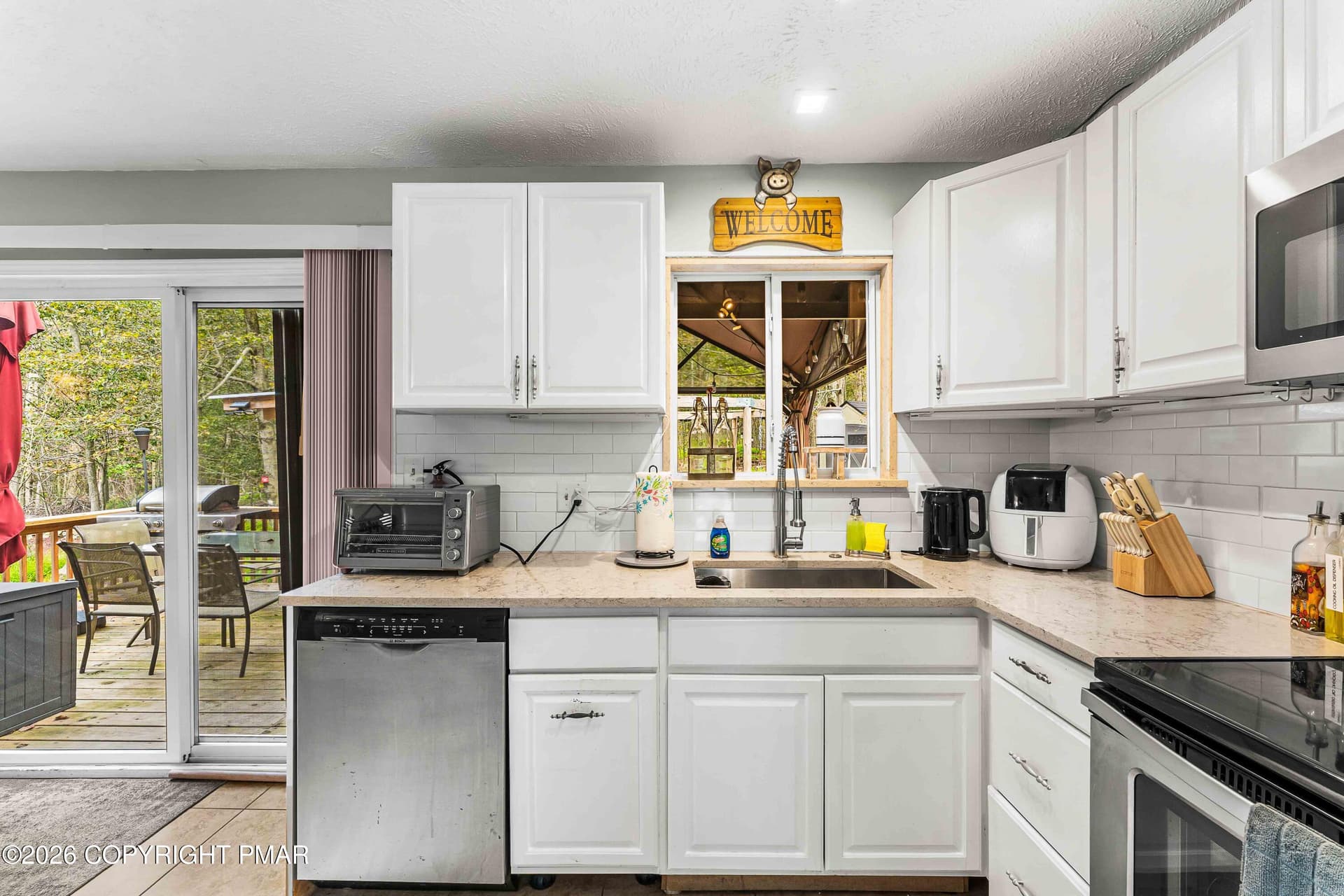 1053 Country Place Drive, Tobyhanna, PA- - 1053 Country Place Drive, Tobyhanna, PA 18466