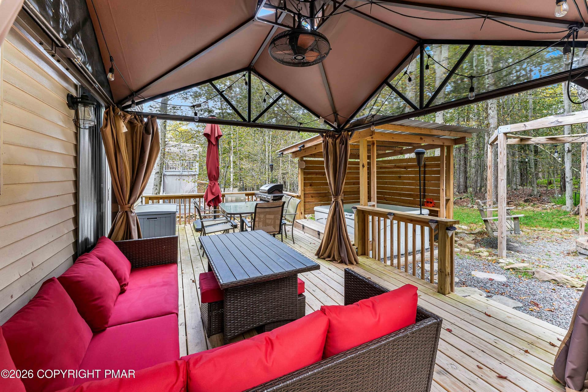 1053 Country Place Drive, Tobyhanna, PA- - 1053 Country Place Drive, Tobyhanna, PA 18466