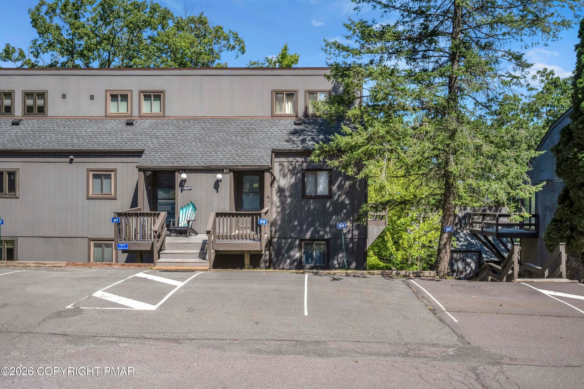 89 Cross Country Lane, Tannersville, PA 18372