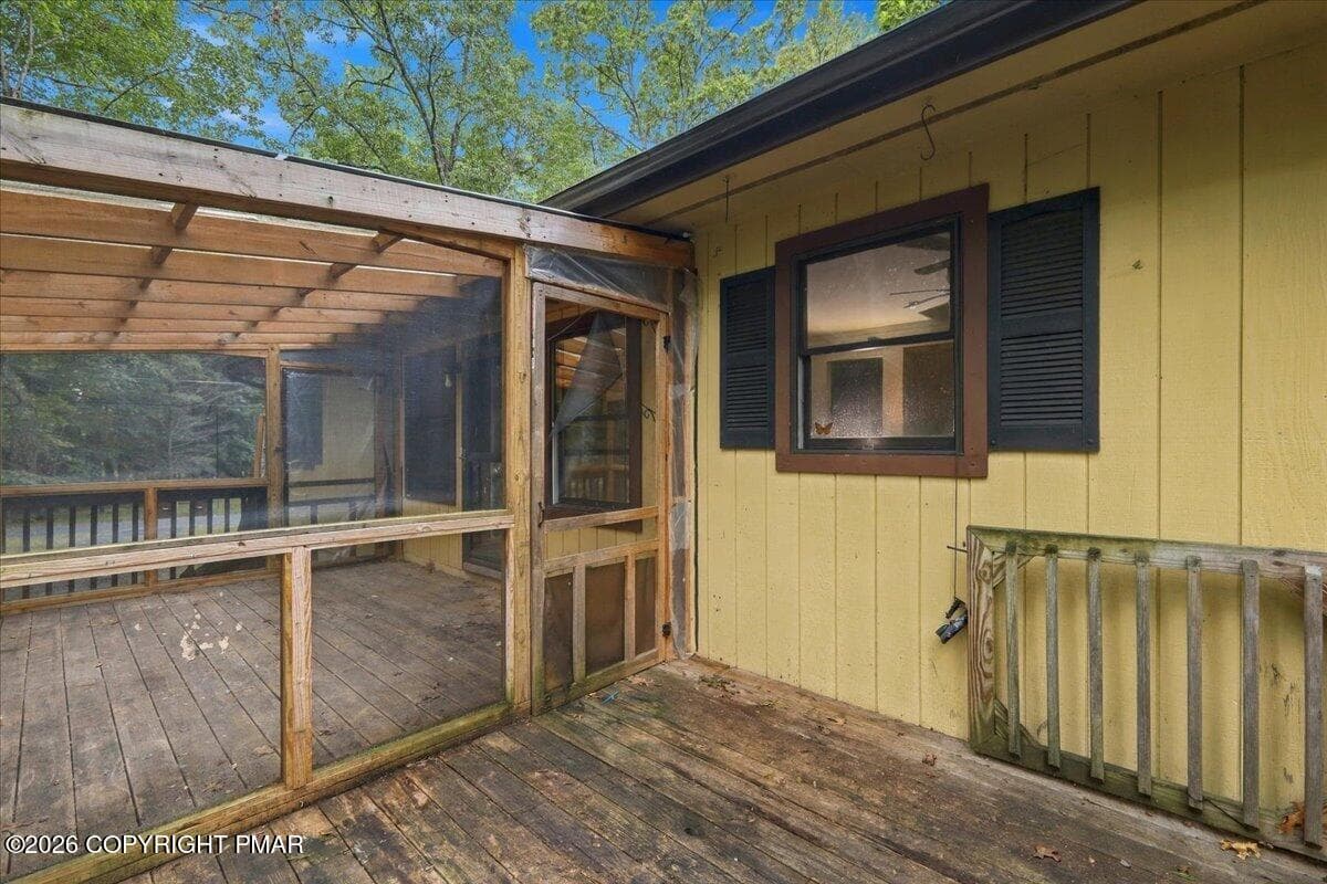 Deck - 184 Swallow Circle, Bushkill, PA 18324, Bushkill