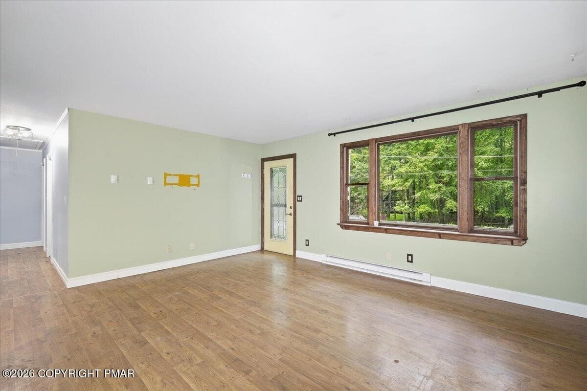 Living Room - 184 Swallow Circle, Bushkill, PA 18324, Bushkill