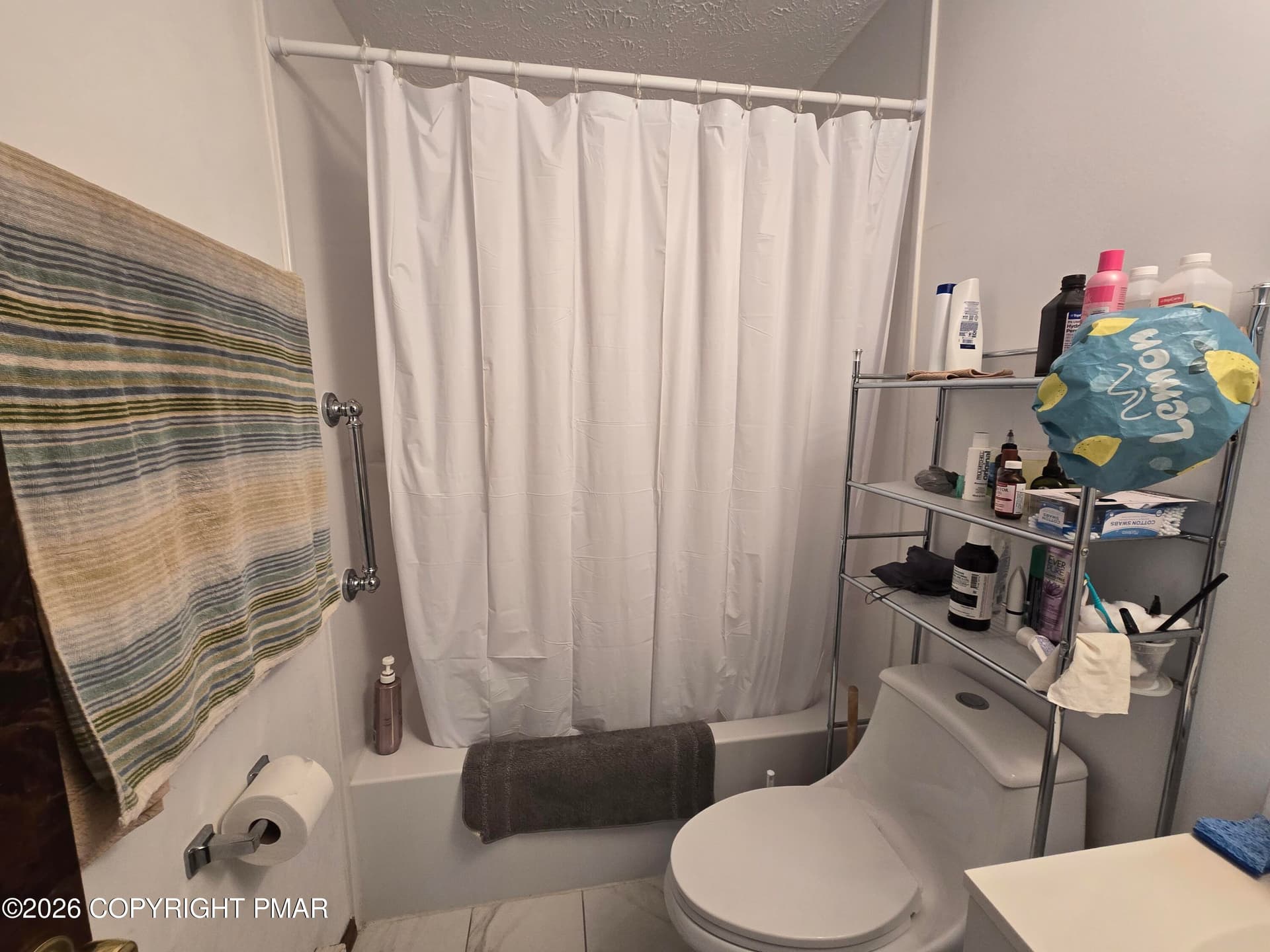 mainbath2 - 7151 Robinwood Drive, Tobyhanna, PA 18466
