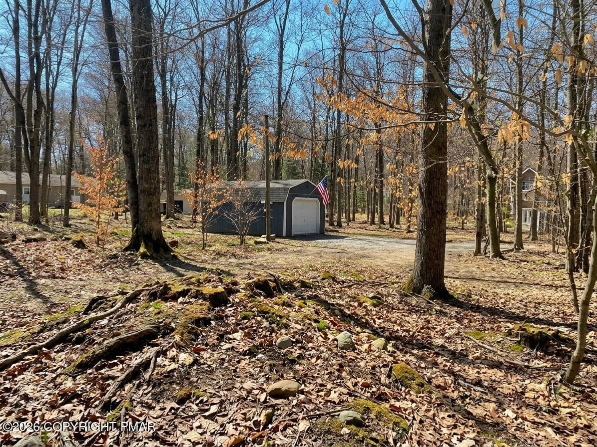 32 Peace Pipe Way, Gouldsboro, PA 18424