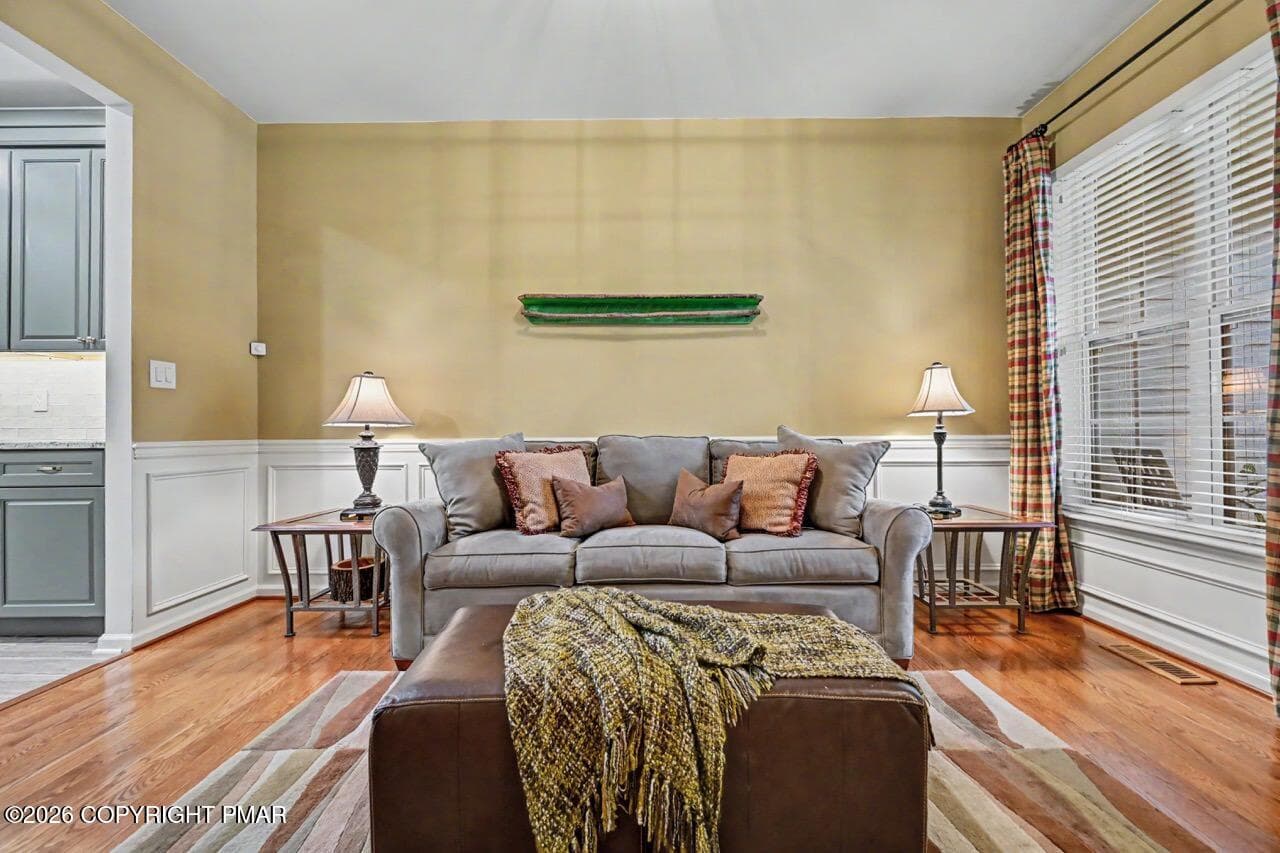 Formal living/flex space - 1214 Clymer Lane, Pocono Pines, PA 18350
