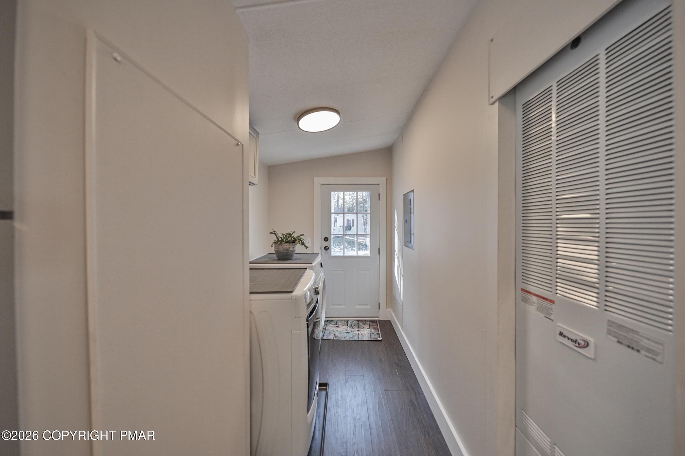 Laundry - 1215 Blue Mountain Circle, Saylorsburg, PA 18353, Saylorsburg