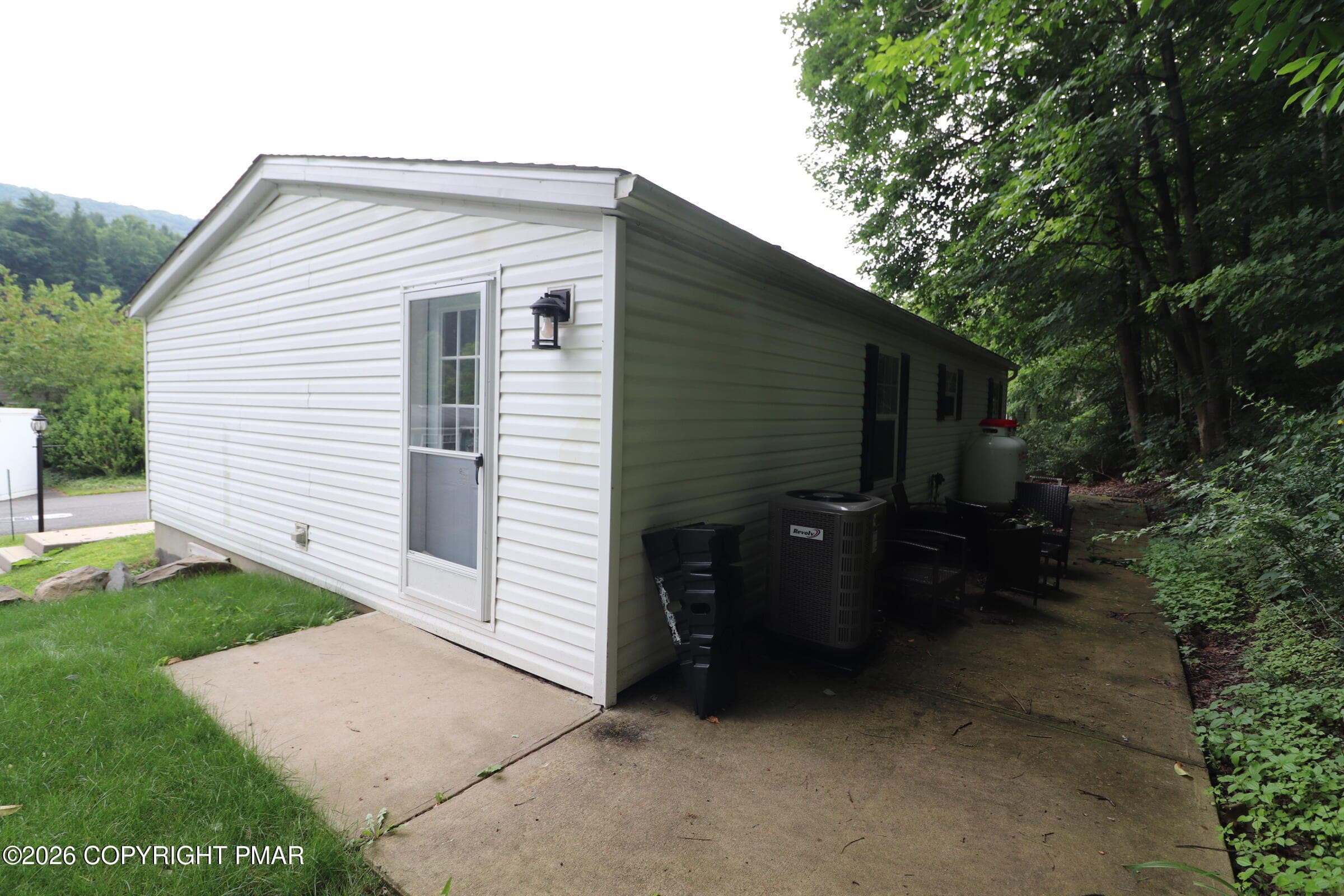 Side - Rear view' - 1215 Blue Mountain Circle, Saylorsburg, PA 18353, Saylorsburg