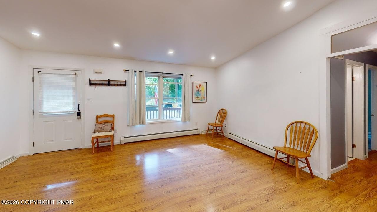 Living-Room 2 - 1008 Long Lake Road, Tamiment, PA 18371, Tamiment