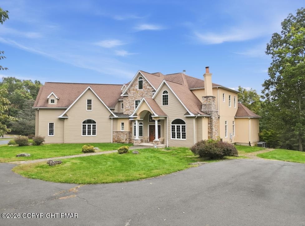 136 Artist Trail Lane, East Stroudsburg, PA 18301