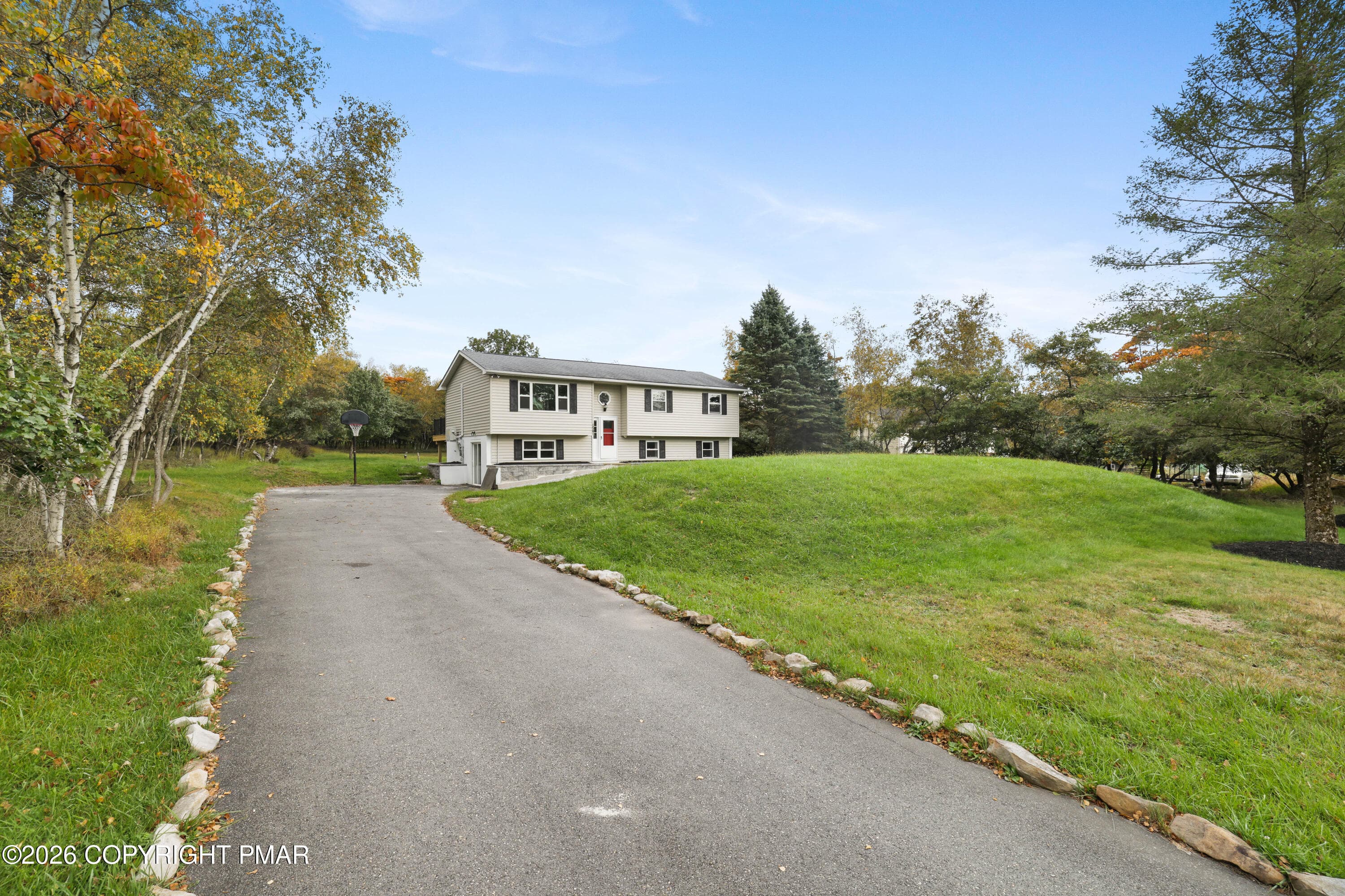 Paved driveway - 1541 Ann Lane, Effort, PA 18330, Effort