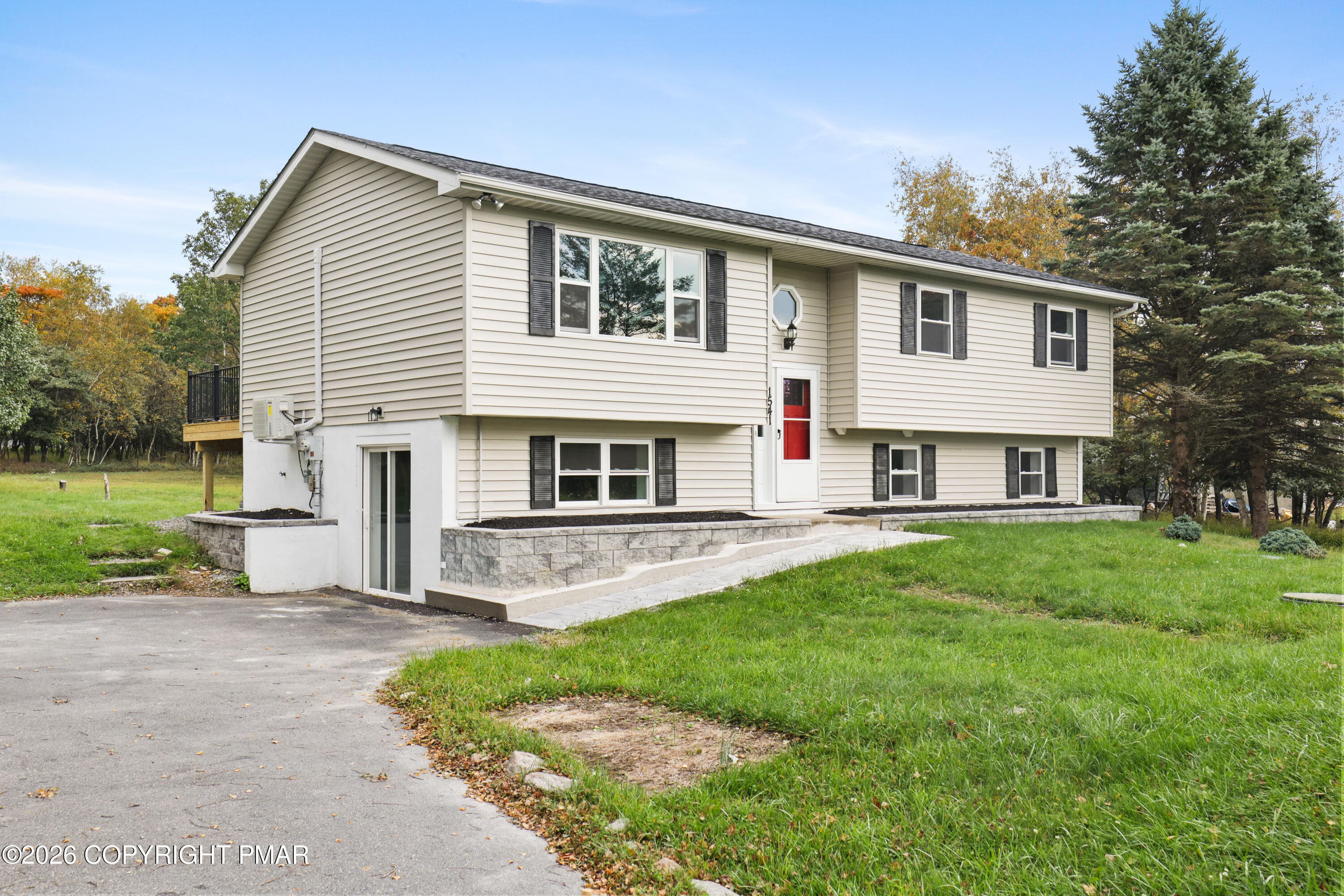Side entrance - 1541 Ann Lane, Effort, PA 18330, Effort