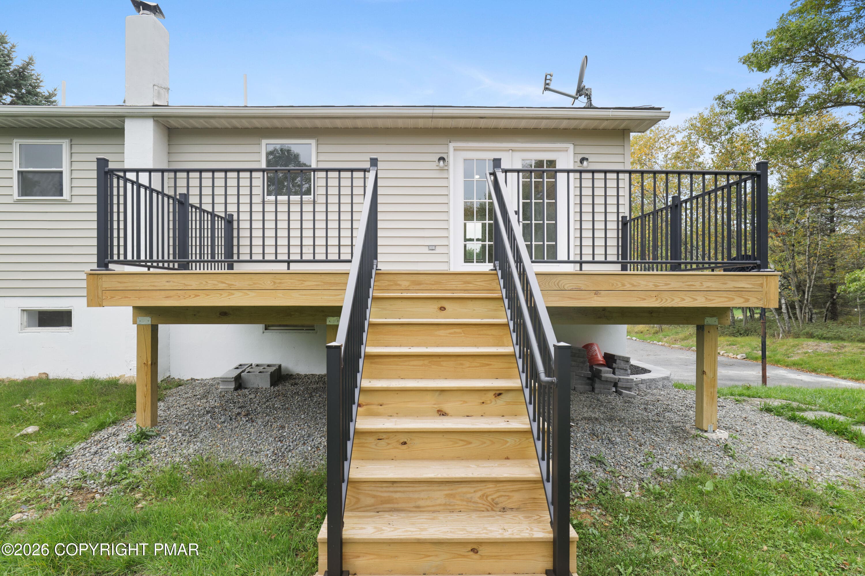 Back deck - 1541 Ann Lane, Effort, PA 18330, Effort
