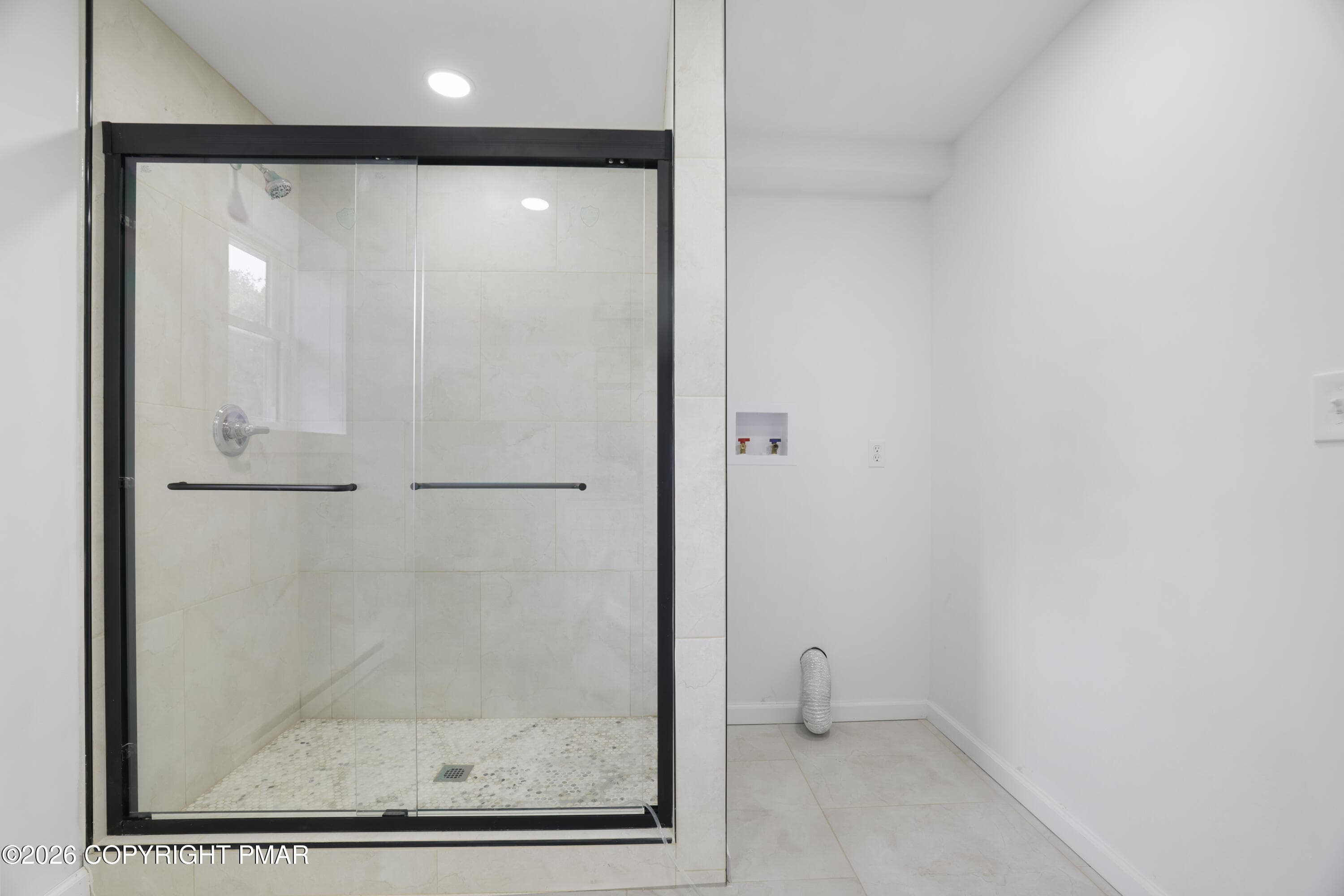 Full Bath & Laundry - 1541 Ann Lane, Effort, PA 18330, Effort