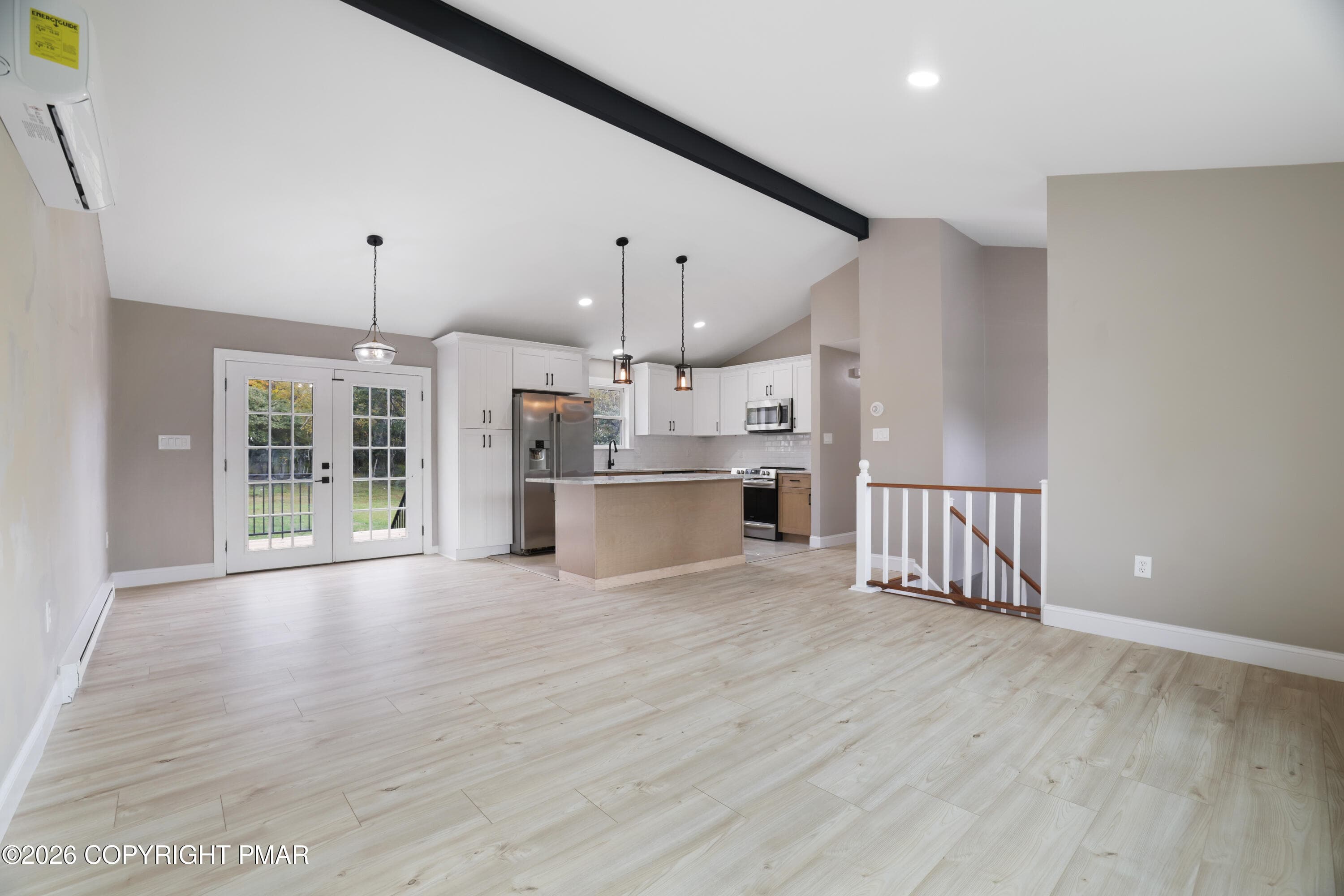 LivingRm - 1541 Ann Lane, Effort, PA 18330, Effort