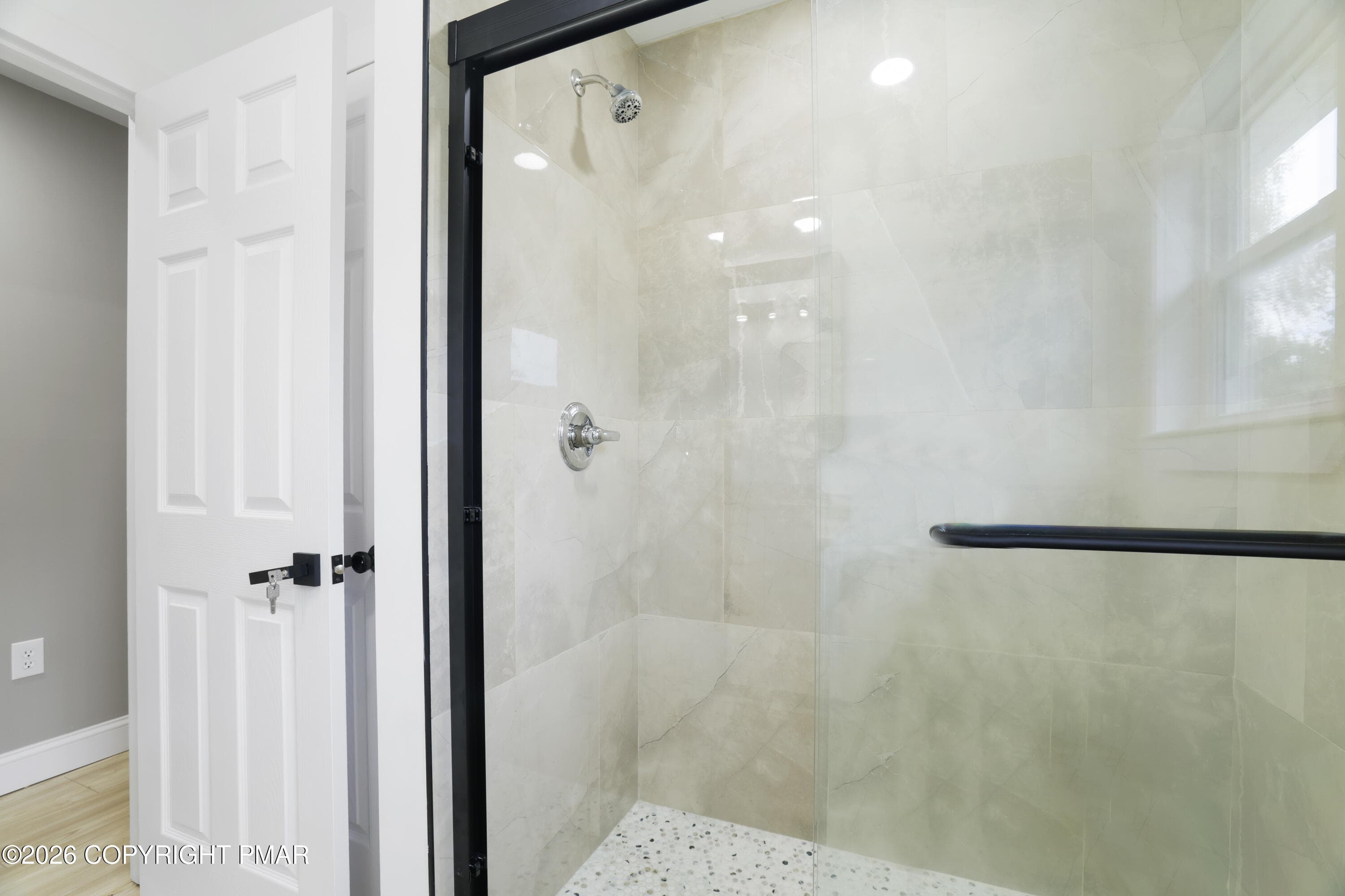 Full Bath- Upper lvl - 1541 Ann Lane, Effort, PA 18330, Effort