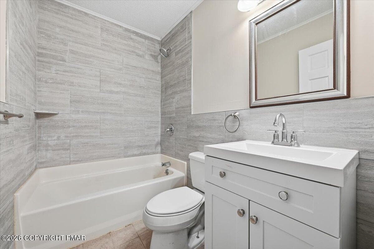 Bathroom 2 - 1126 Woodland Drive, East Stroudsburg, PA 18301, East Stroudsburg