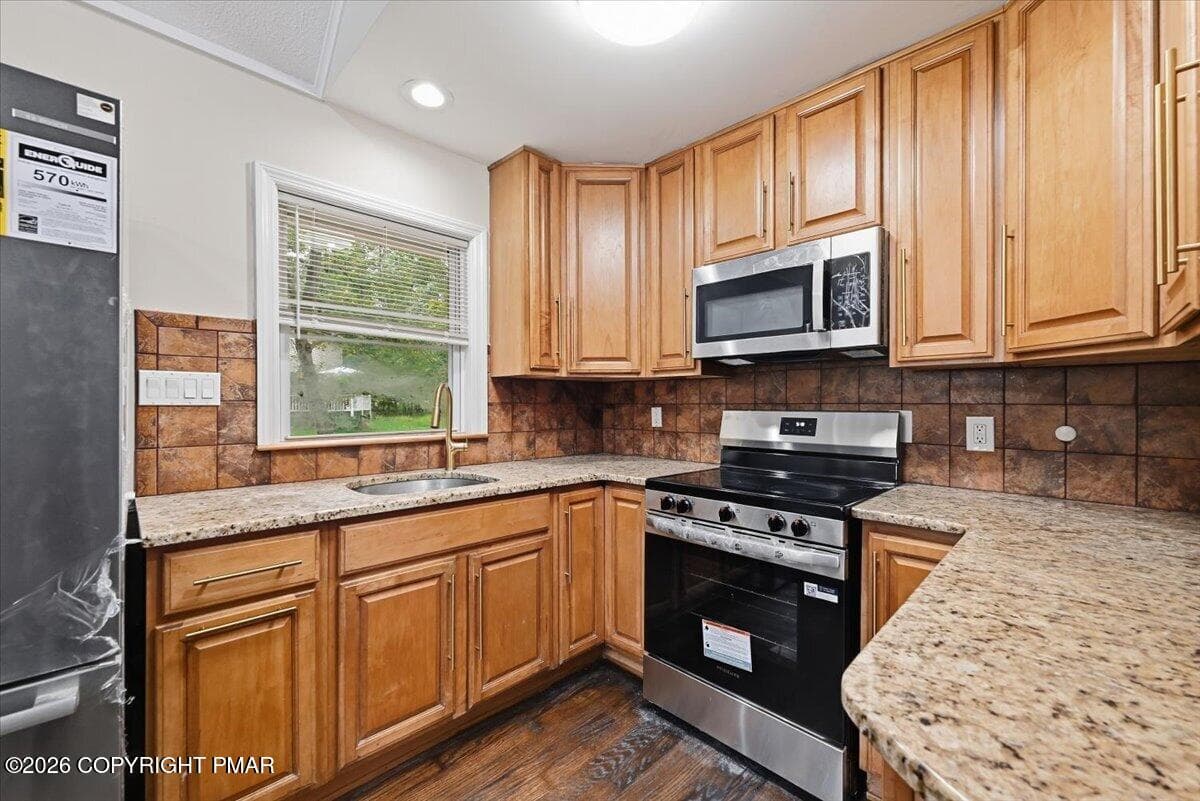 Kitchen - 1126 Woodland Drive, East Stroudsburg, PA 18301, East Stroudsburg