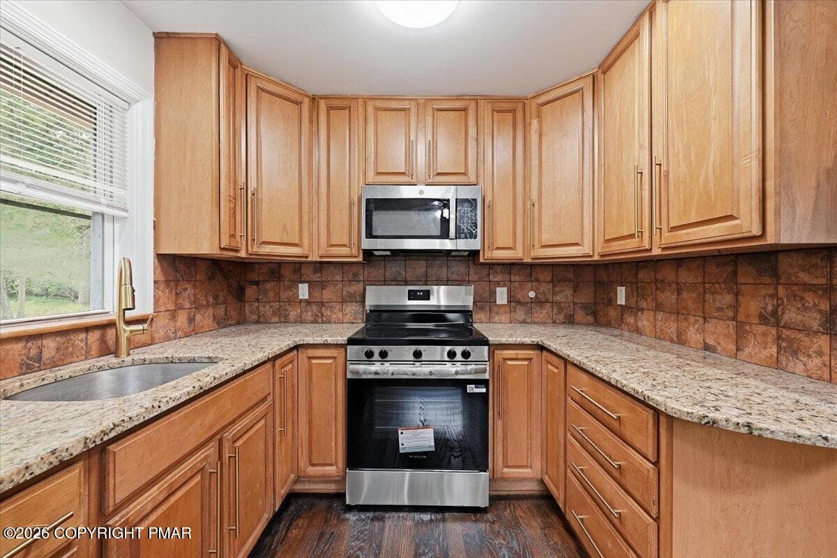 Kitchen - 1126 Woodland Drive, East Stroudsburg, PA 18301, East Stroudsburg