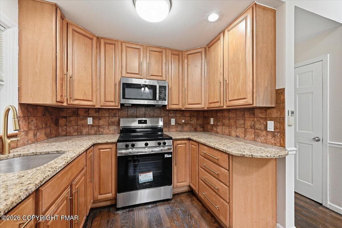 Kitchen - 1126 Woodland Drive, East Stroudsburg, PA 18301, East Stroudsburg