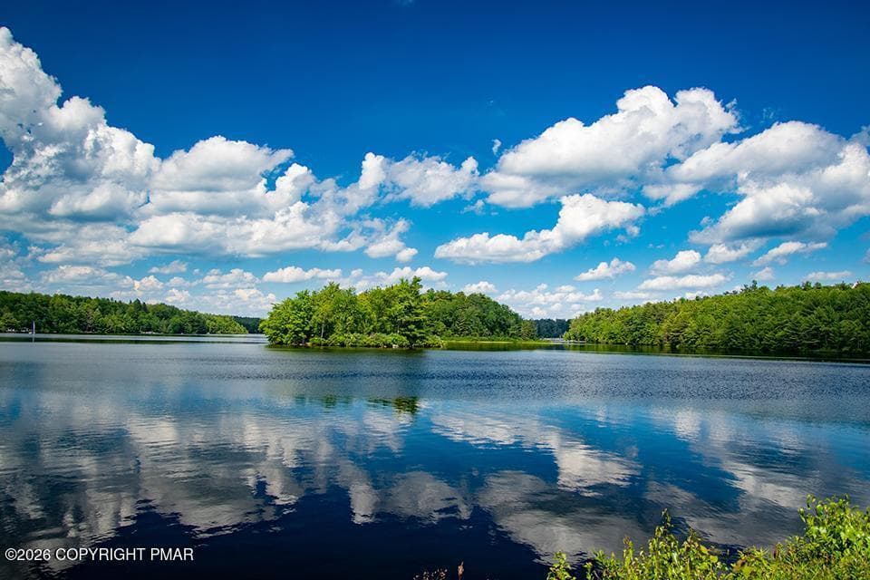 LAKE NAOMI 1 - 1168 Gross Drive W, Pocono Pines, PA 18350