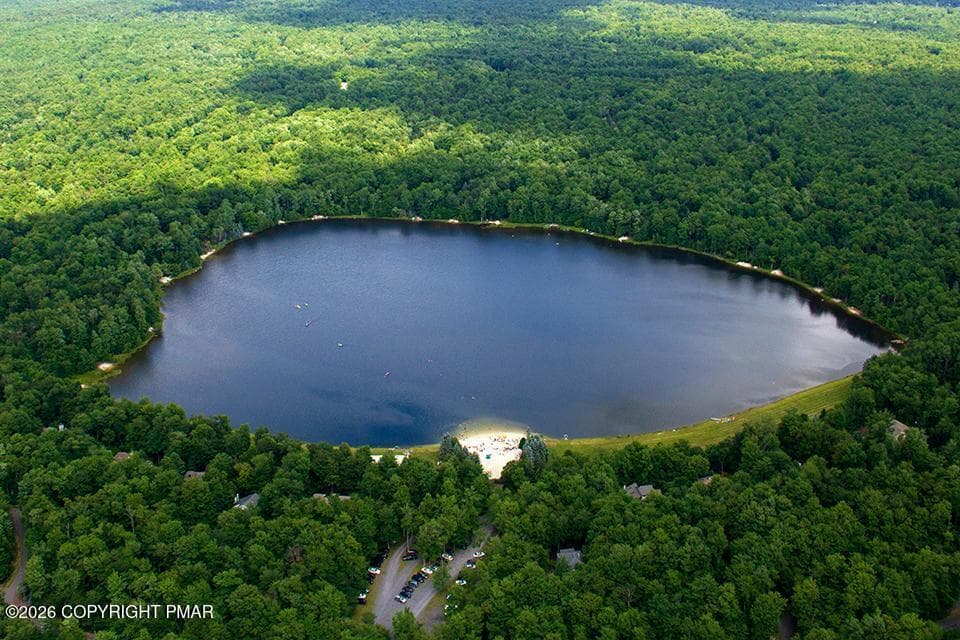 TALL TIMBER LAKE - 1168 Gross Drive W, Pocono Pines, PA 18350