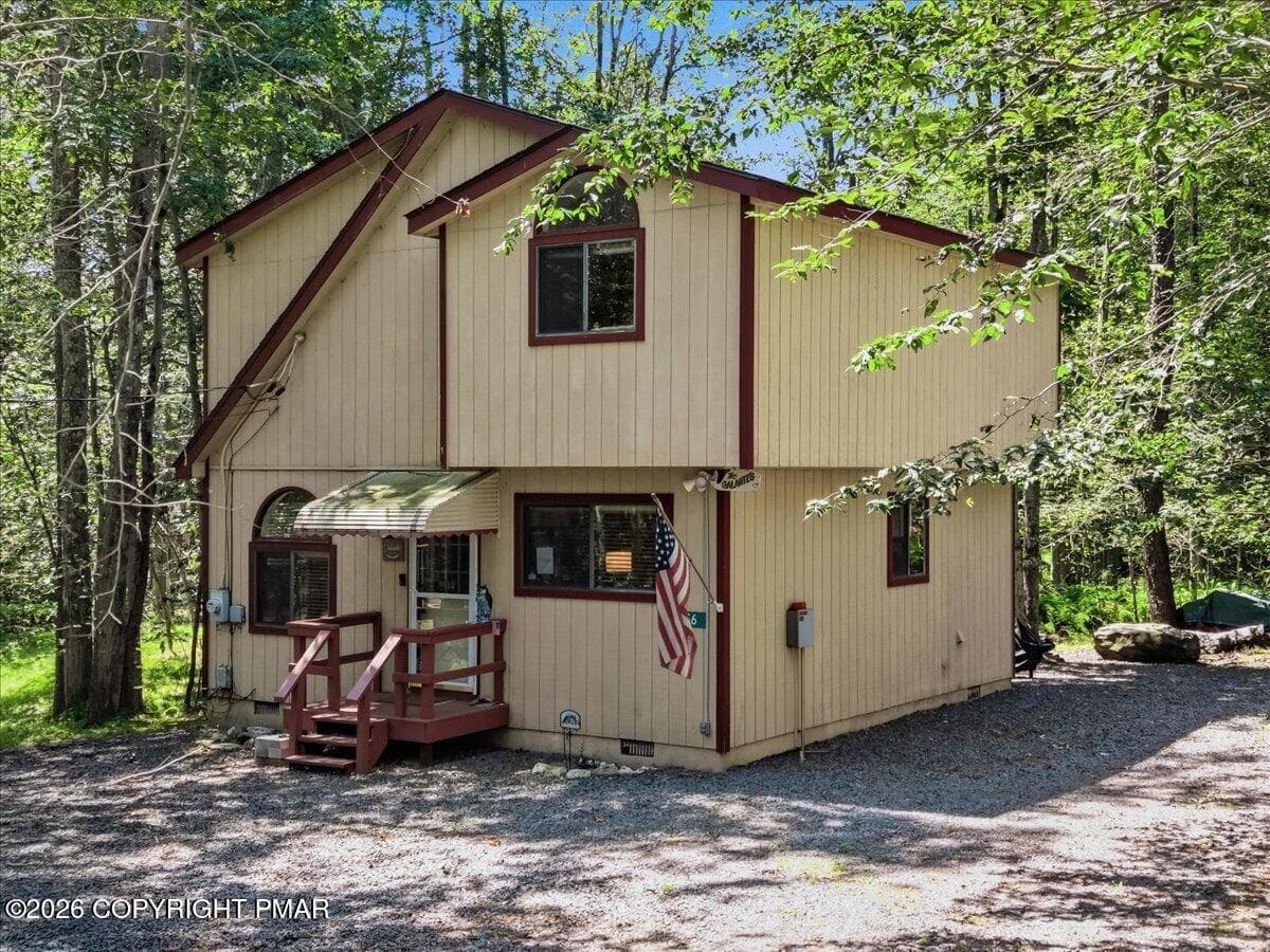 456 Maxatawny Drive, Pocono Lake, PA 18347