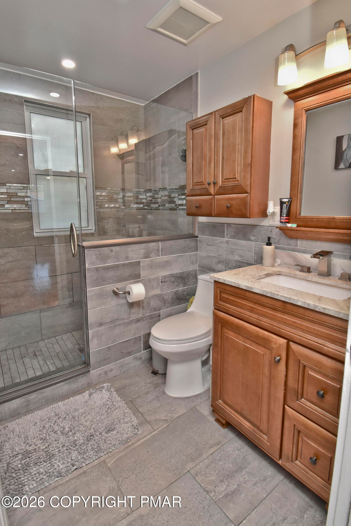 6 Bath - 64 Dante Street, Roseto, PA 18013, Roseto