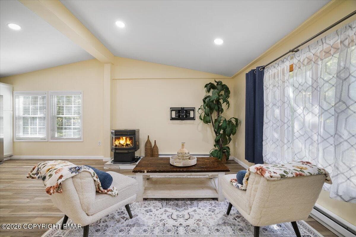 86 Windsor Road, Hawley, PA 18428