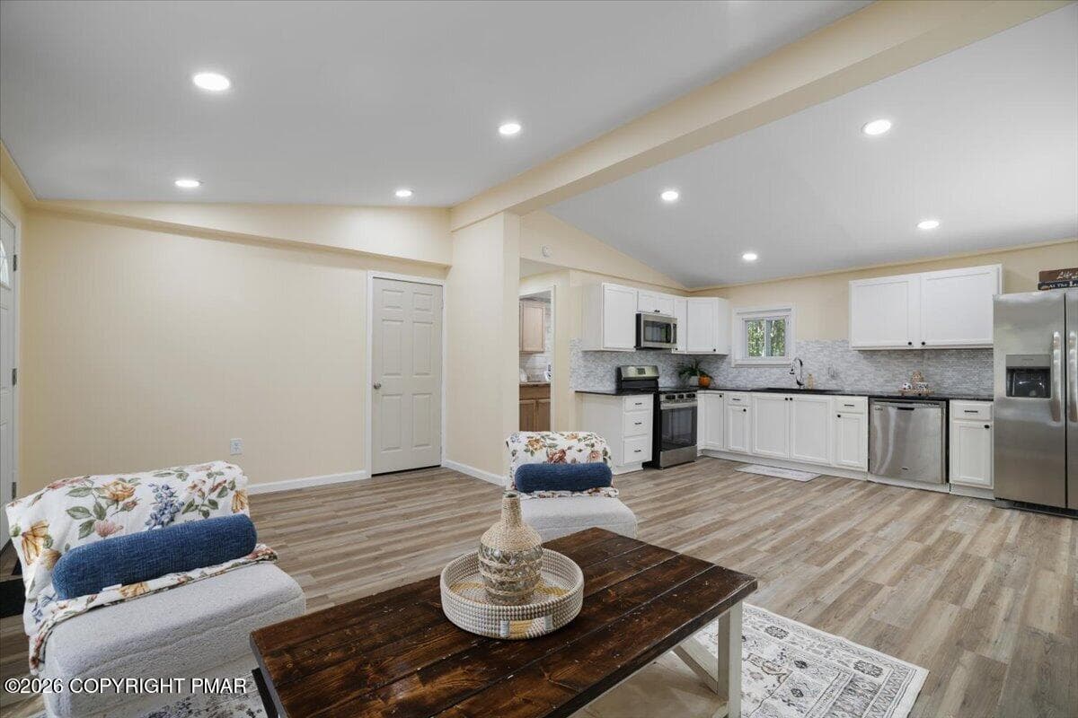 05-Living Room - 86 Windsor Road, Hawley, PA 18428, Hawley