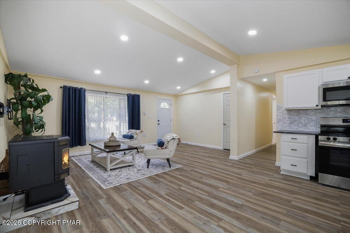 06-Living Room - 86 Windsor Road, Hawley, PA 18428, Hawley