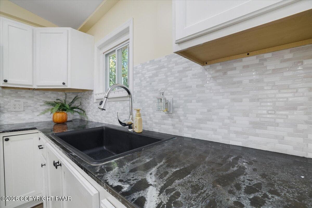 09-Kitchen - 86 Windsor Road, Hawley, PA 18428, Hawley